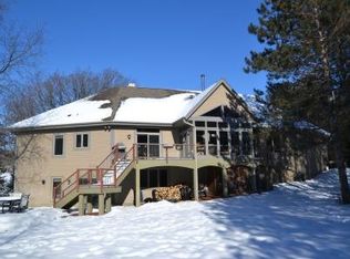 N65W29955 Trumpet Ln, Hartland, WI 53029