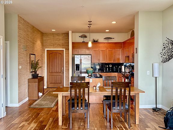 5th image of 3930 Abbey Ln #301A
