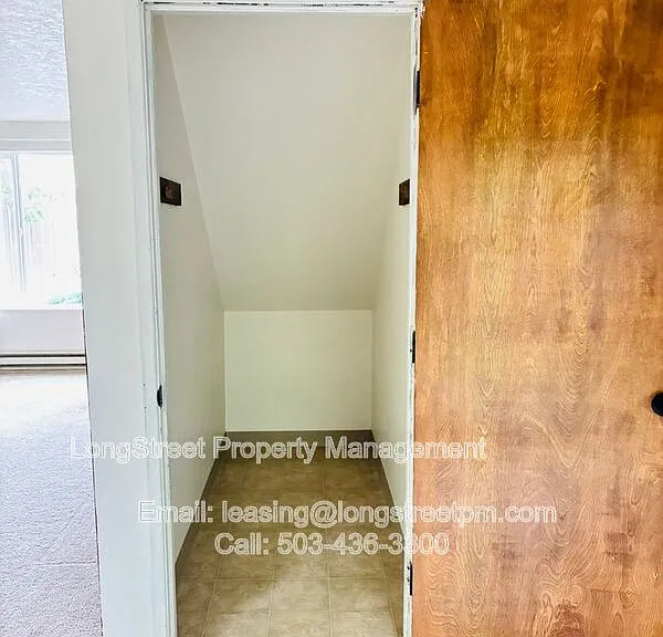 933A NW Sequoia Ave — Photo 22