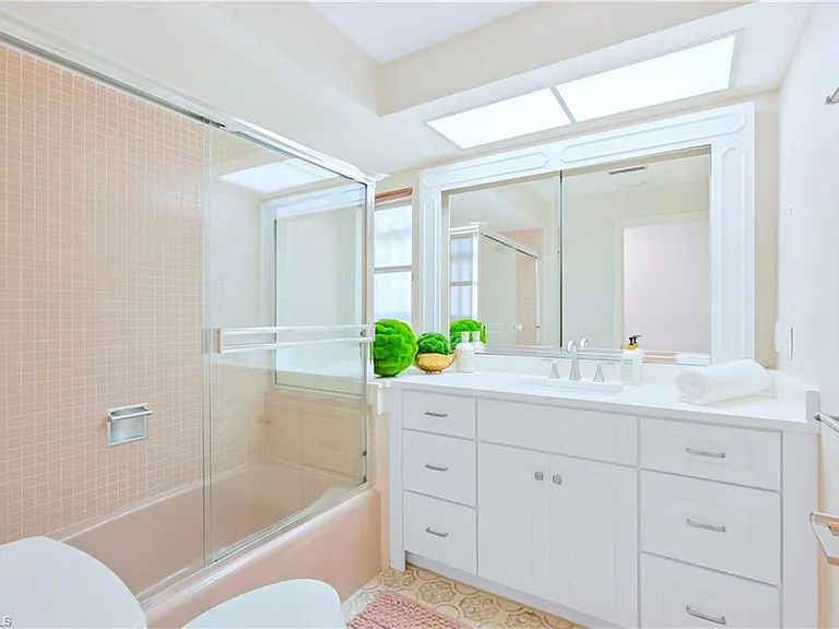 2125 Marina Dr — Photo 20