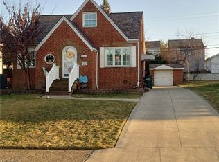 10414 Park Heights Ave, Garfield Heights, OH 44125