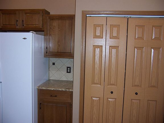 5th image of 2701 Center Ave