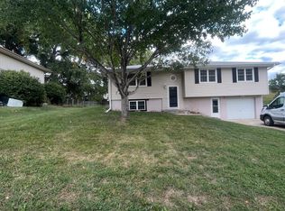 3815 N 211th St, Elkhorn, NE 68022