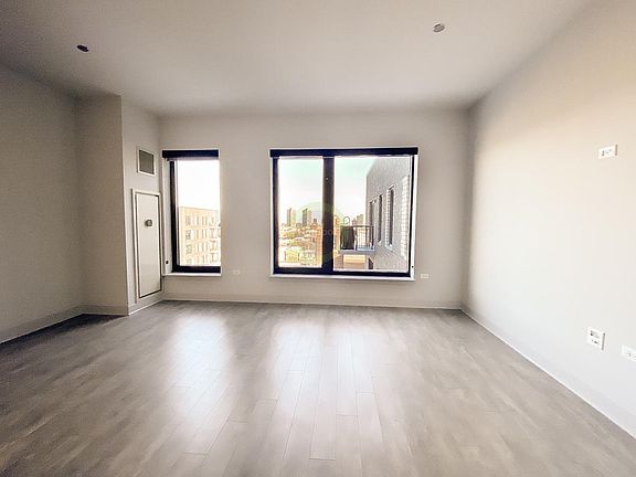 5th image of 3753 N Clifton Ave #1204