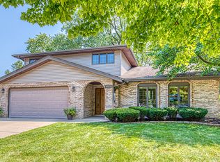 18629 Carpenter St, Homewood, IL 60430