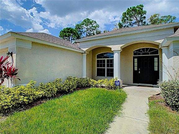 3rd image of 624 Copper Beech Blvd