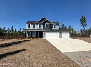 190 Vale Pl, Aberdeen, NC 28315