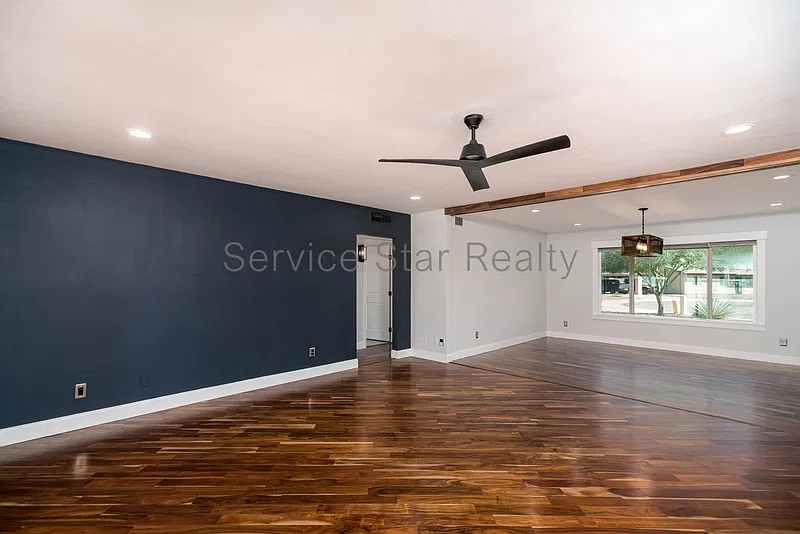 3 bed, 2.0 bath, 1488 sqft, $2,200 — Photo 2