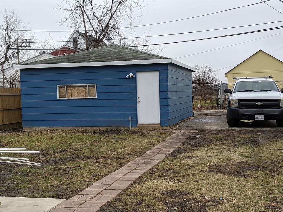 Yard, optional garage