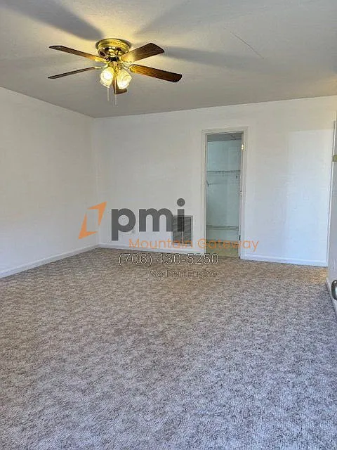 2 bed, 1.5 bath, 829 sqft, $975 — Photo 2