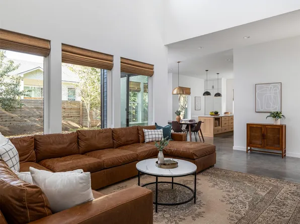 18206 Fair Ln, Jonestown, TX 78645