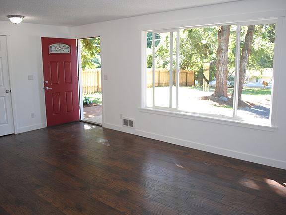 2nd image of 26866 Frodesen Cir NE