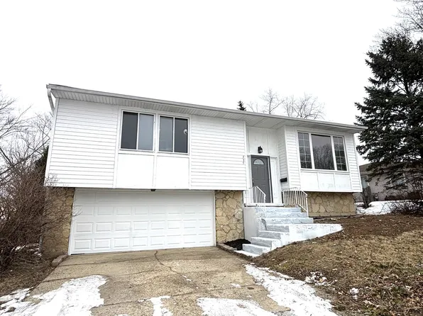 335 Shiloh Ln, Elgin, IL 60120