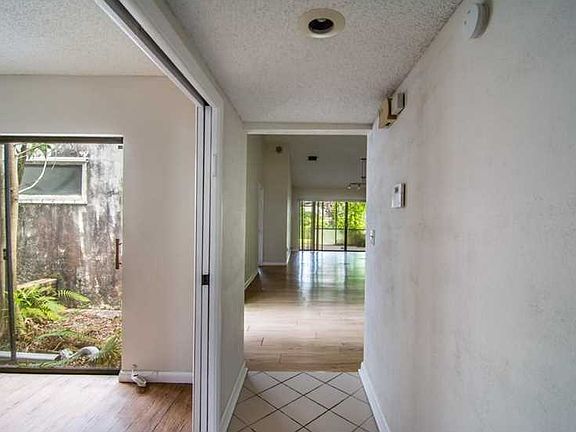 4th image of 16037 Fairway Cir #92