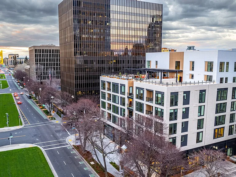 609 Capitol Mall — Photo 2