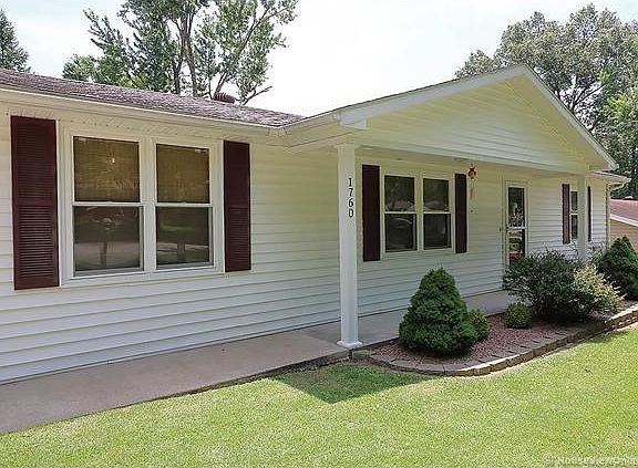 2nd image of 1760 Oakley Dr
