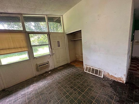 4th image of 6802 Friarwood Dr