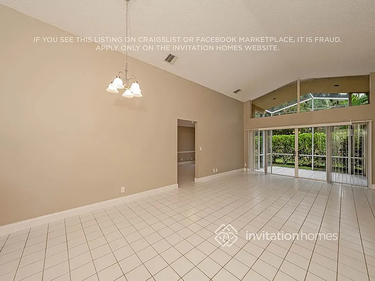 1320 SW 18th St — Photo 4