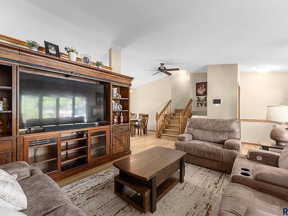 3rd image of 3525 S Matthew Dr