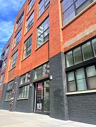 Rented by R New York