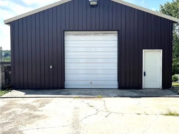 768 Hecla Rd, Mount Pleasant, PA 15666