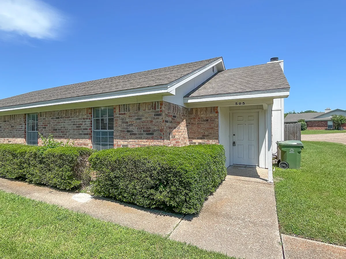 Building Photo - 505 N Old Temple Rd #505
