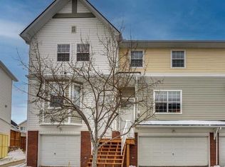 22 N Prestwick Acres Ln SE, Calgary, AB T2Z 3Y1