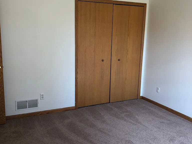 2nd Bedroom Closet