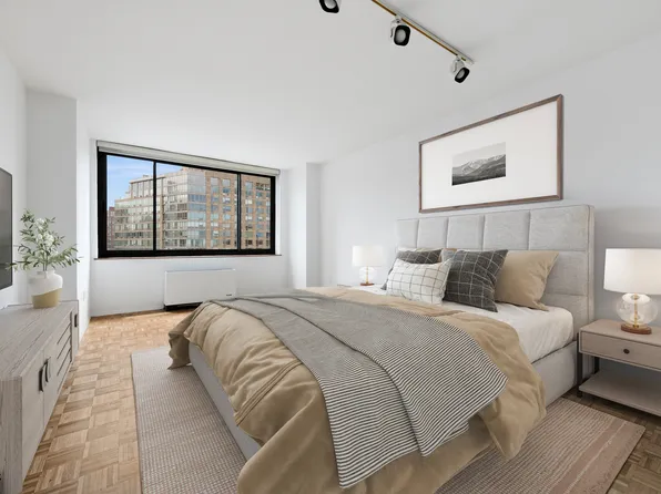 2000 Broadway image 6 of 20