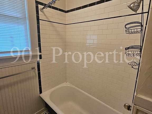 4th image of 661 N Idlewild St