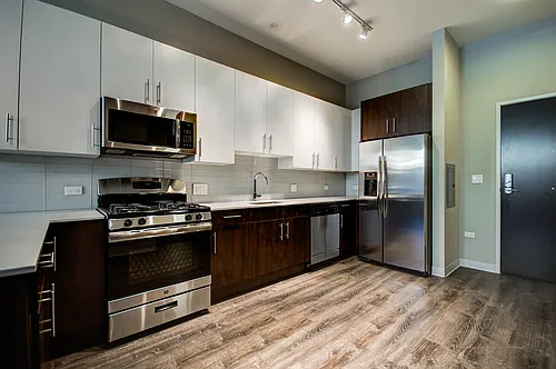851 W Grand Ave #303 Photo 1