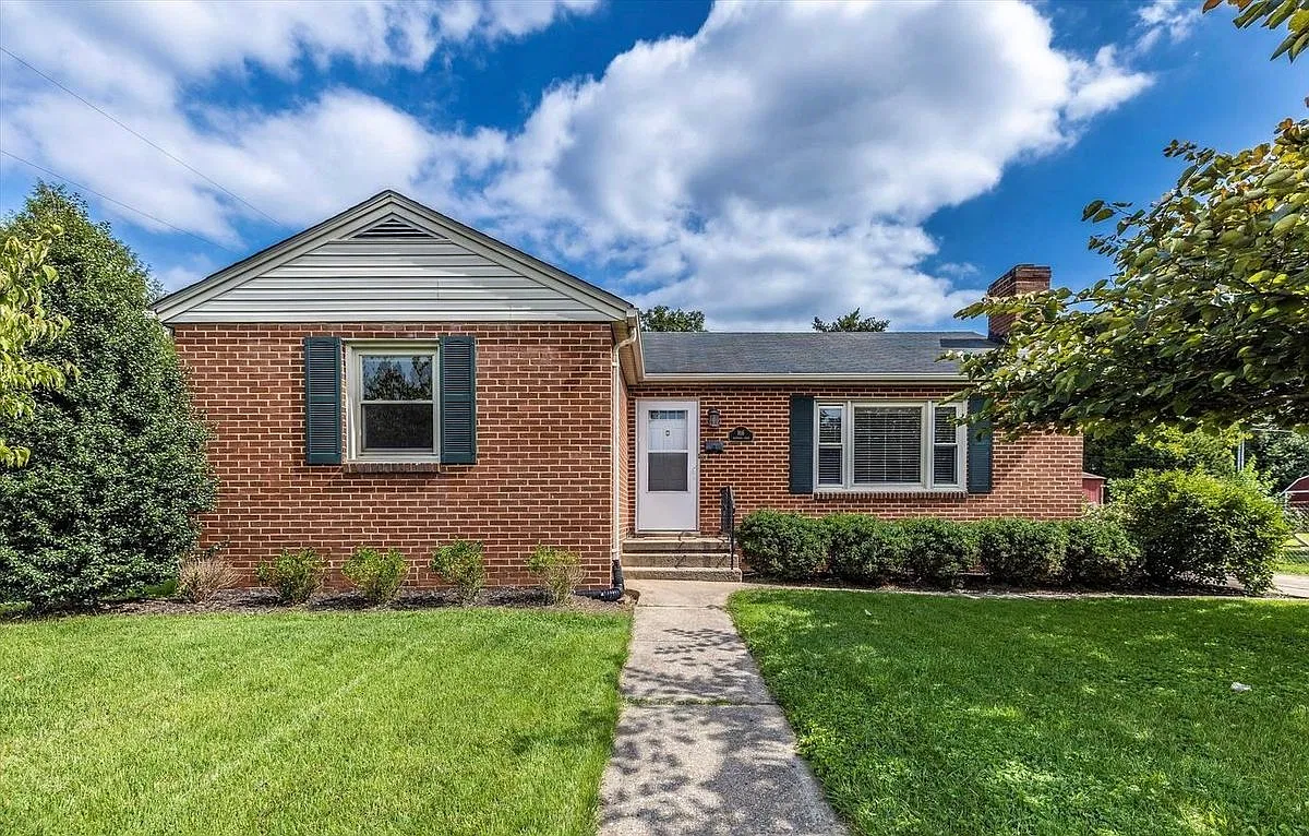 2 bed, 2.0 bath, 1977 sqft, $2,800 — Photo 1