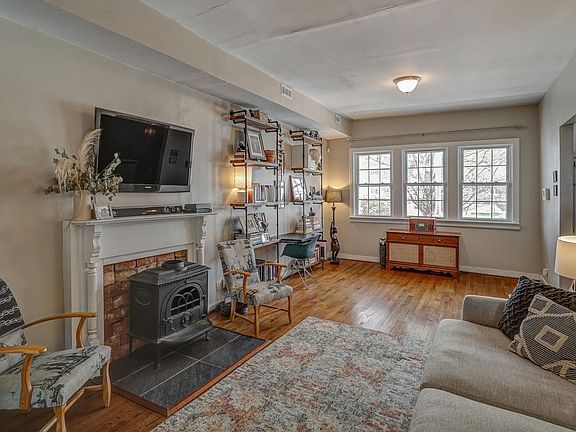 4th image of 310 N 21st St