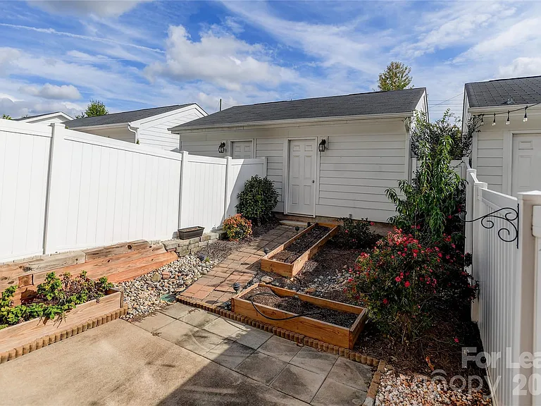 11177 Cedar Walk Ln — Photo 25