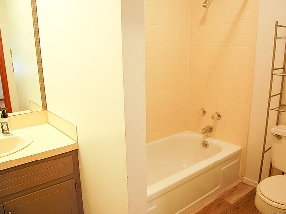 4th image of 4212 Beacon Ct