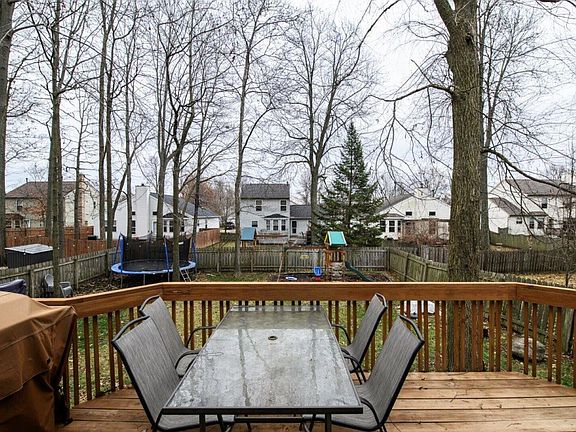 3rd image of 1581 Meadowlark Ln