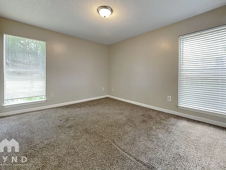 2406 Jenwood St — Photo 13