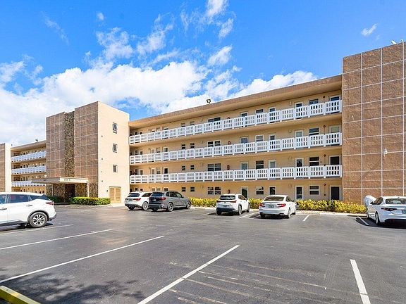 2nd image of 1025 SE 2nd Avenue #202