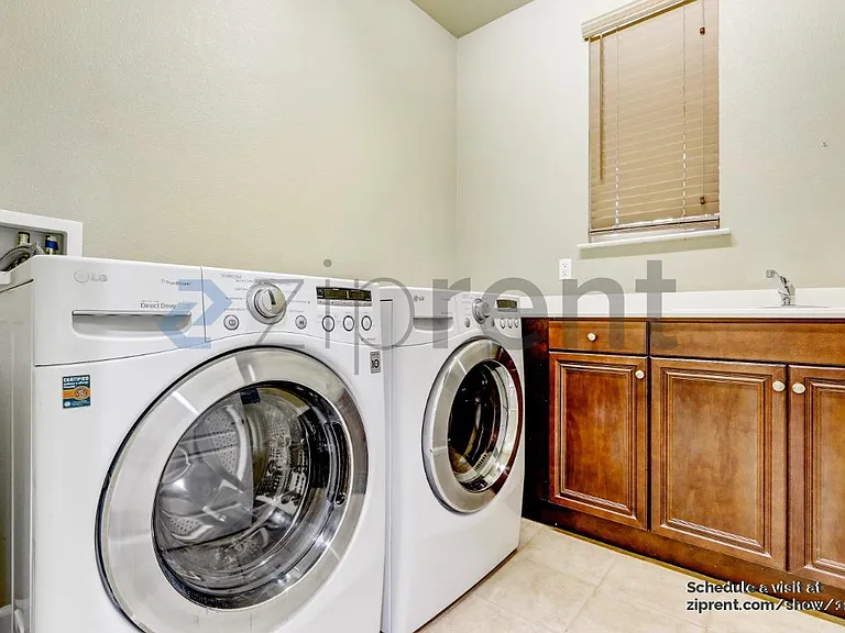 5617 Monaghan Way — Photo 9