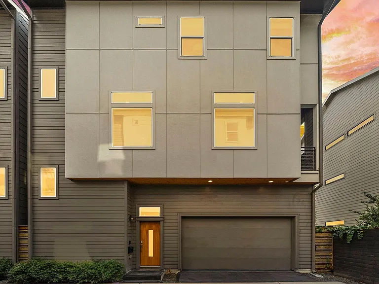 4309 Marina St — Photo 2