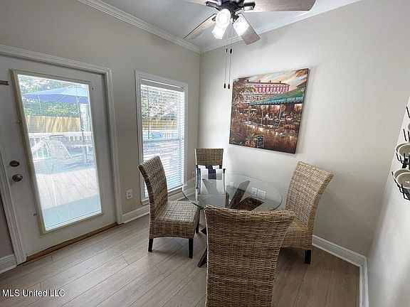 5th image of 225 Boggs Cir