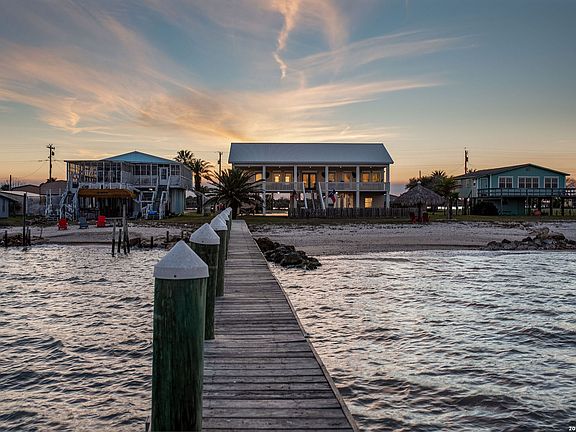 3rd image of 1565 N Ocean Dr