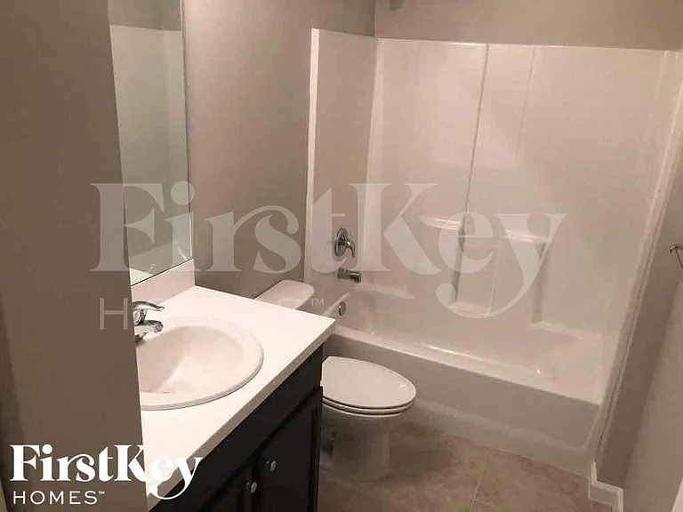 1692 SW Success St — Photo 10