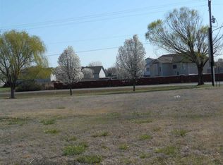 558 S Blue Stem Ct, Haysville, KS 67060