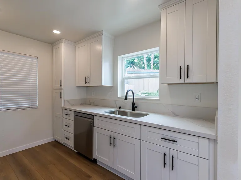 275 Hillcrest Dr #105 — Photo 6