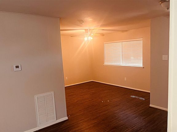 2nd image of 4805 Crepe Myrtle Ln