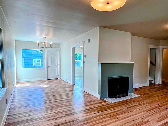 2nd image of 643 E Kent Ave