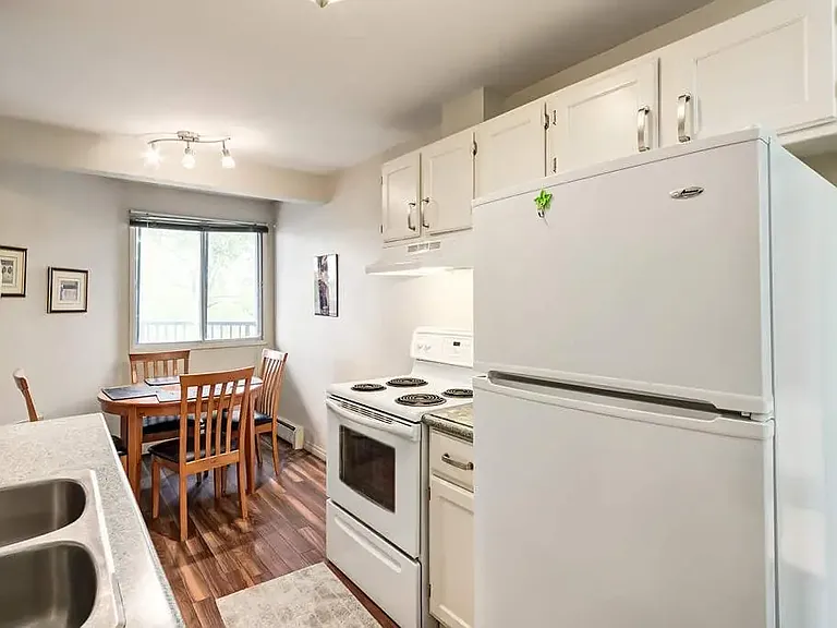 1816 16a St SW #304 — Photo 3