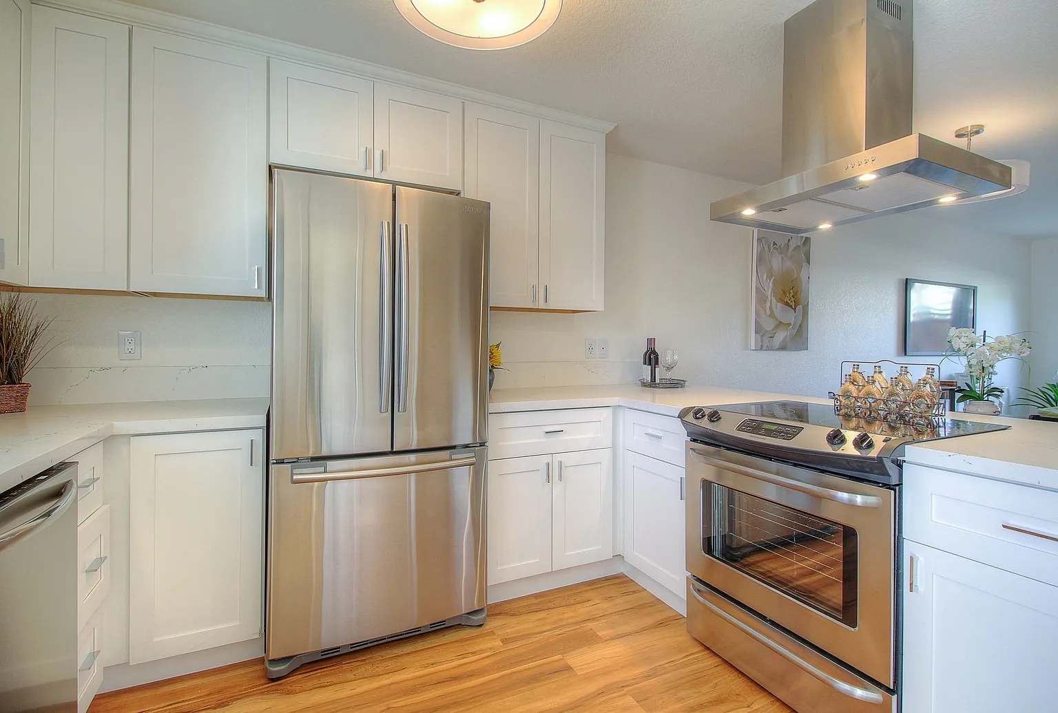 Newly Renovated 2x1.5 Townhome - Brand New Everything! — Photo 1