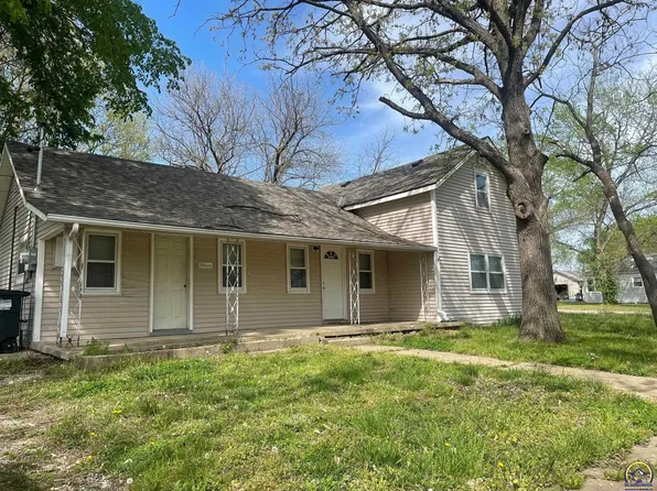 205 W 8th St, Lyndon, KS 66451